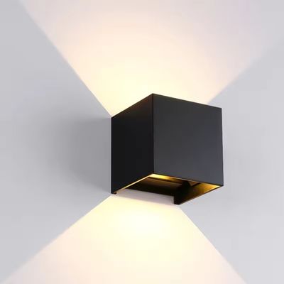 Índice de reproducción de color Ra 80 Luz de pared exterior moderna LED impermeable IP65 hacia arriba hacia abajo
