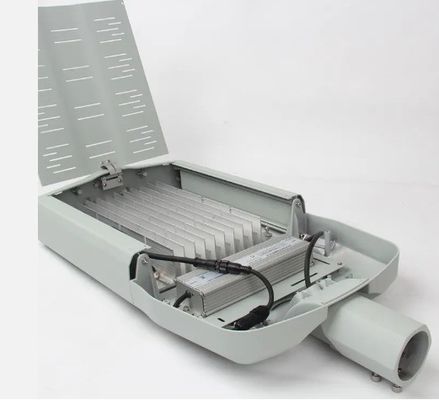 100 lm/W IP66 Luz de carretera resistente al agua Iluminación exterior 30W 50W 100W 150W Cobra de aluminio